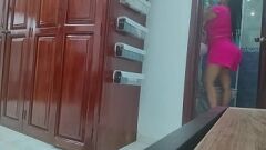 play Candid Capture: Latina Stepmom's enorme kont in lingerie na douche