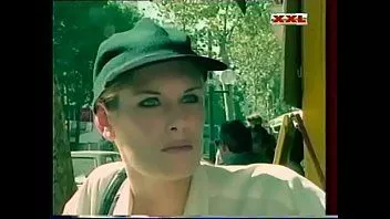 play Una ragazza americana a Parigi (1998) (brutto suono)
