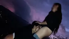 play Istri Latin Menjadi Liar: Ibu Mungil Valery Saenz dan Lesbian Biseksual Gatica Muncrat di Hutan