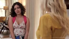 play Madrasta experimental sirene serena inicia um encontro de lésbica apaixonado com enteada curvosa Leana Lovings