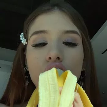 قناة Isabell Moon