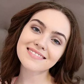 قناة Freya Parker
