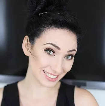Порнозвезда Aria Alexander